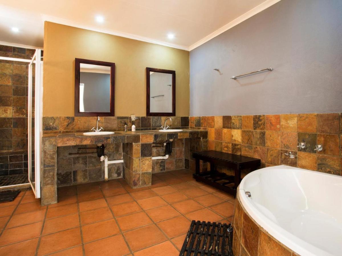 Purple Gecko Guest House Lydenburg Ngoại thất bức ảnh
