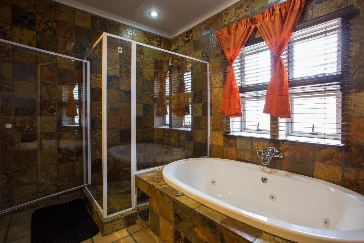 Purple Gecko Guest House Lydenburg Ngoại thất bức ảnh