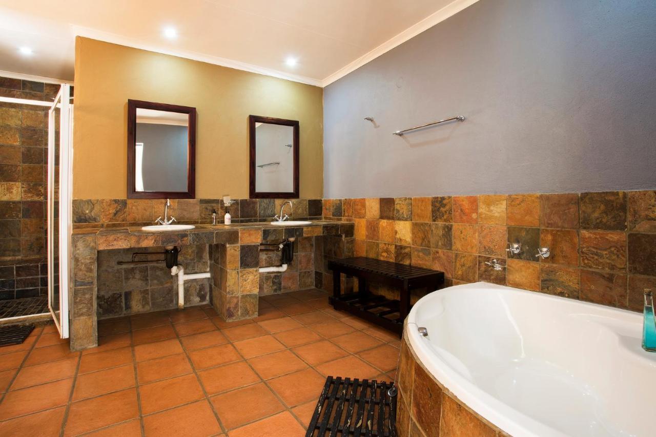 Purple Gecko Guest House Lydenburg Ngoại thất bức ảnh